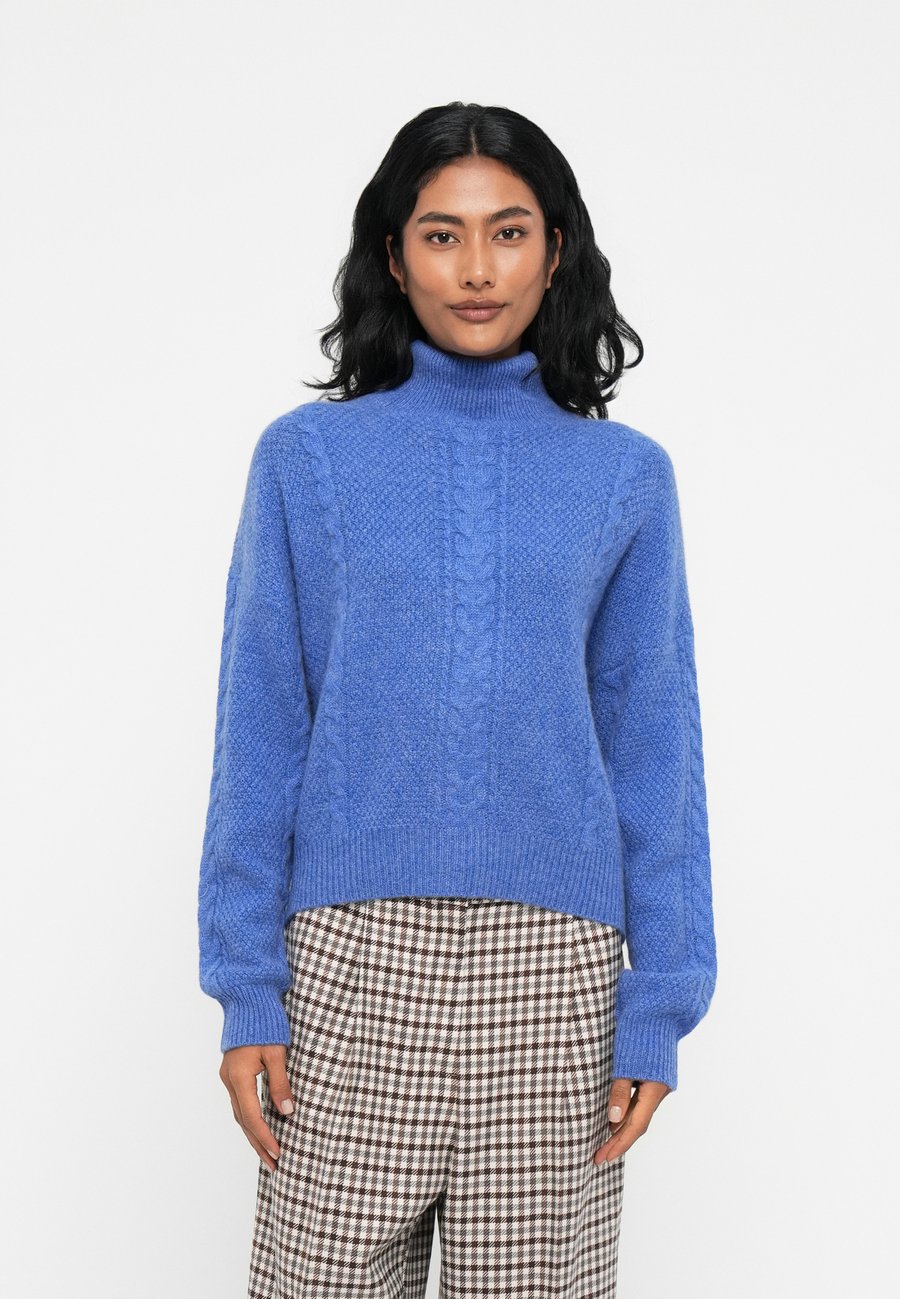 Джемпер Davida Cashmere Jumper, Ocean Blue/Blue
Джемпер Davida Cashmere Jumper, Ocean Blue/Blue