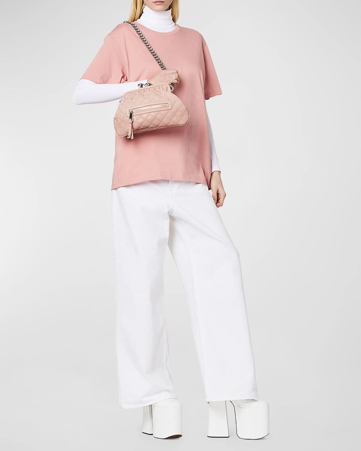 Маленькая стеганая кожаная сумка Stam Re-Edition Marc Jacobs, цвет Rose
Маленькая стеганая кожаная сумка Stam Re-Edition Marc Jacobs, цвет Rose