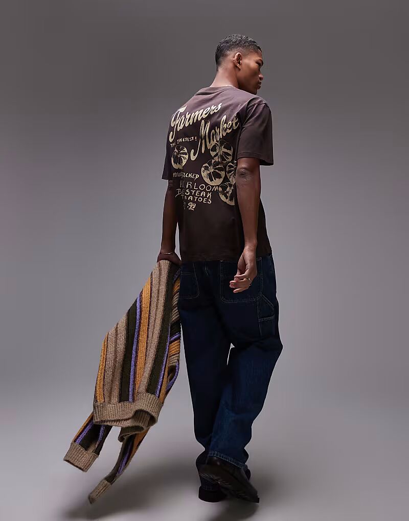 Футболка свободного кроя с принтом фермерского рынка спереди и сзади, темно-коричневого цвета Topman
Футболка свободного кроя с принтом фермерского рынка спереди и сзади, темно-коричневого цвета Topman