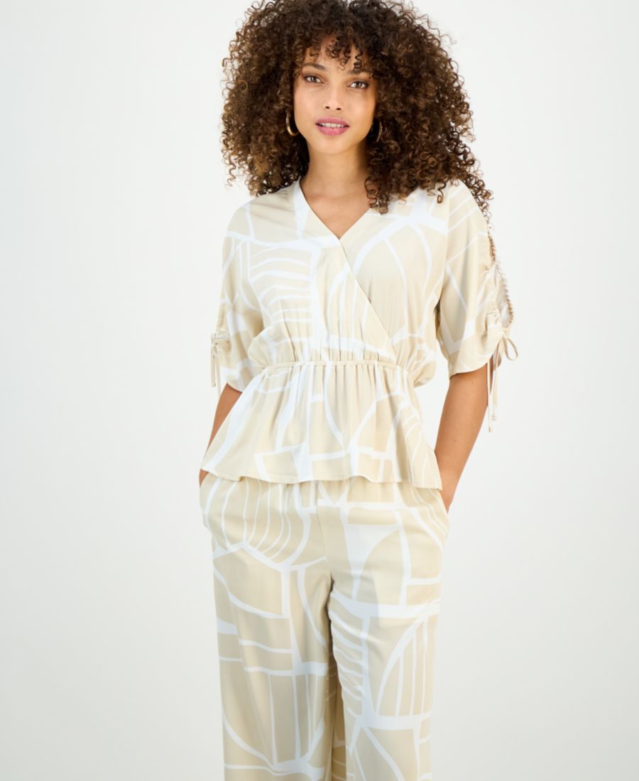 Укороченный топ с принтом и баской, эксклюзивно представлен в Macy's INC International Concepts, Fae Geo Neutral
Укороченный топ с принтом и баской, эксклюзивно представлен в Macy's INC International Concepts, Fae Geo Neutral