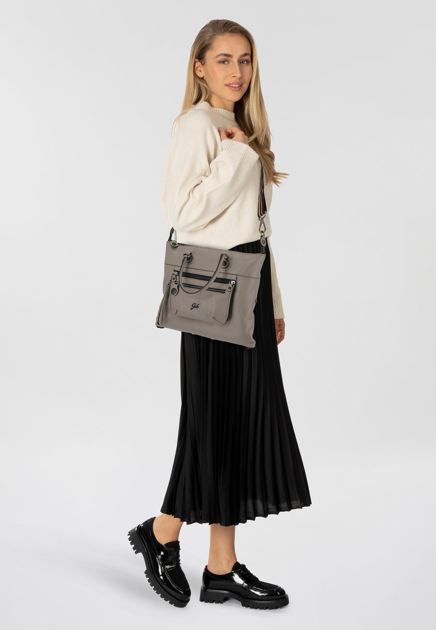 Сумка-шоппер Gabs Tote bag, Zinc/Grey
Сумка-шоппер Gabs Tote bag, Zinc/Grey