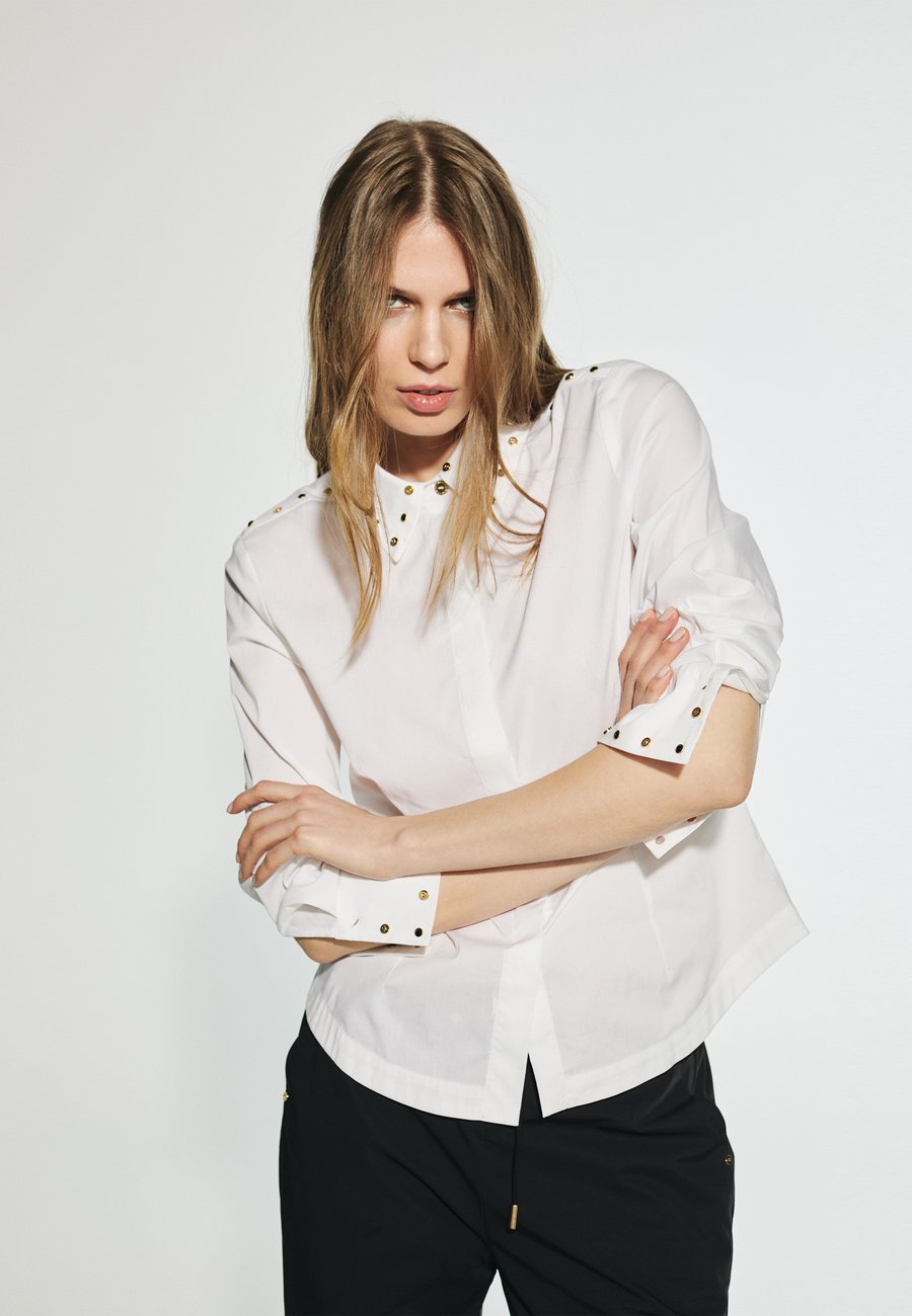 Блуза LOLA CASADEMUNT Button-down blouse, White
Блуза LOLA CASADEMUNT Button-down blouse, White