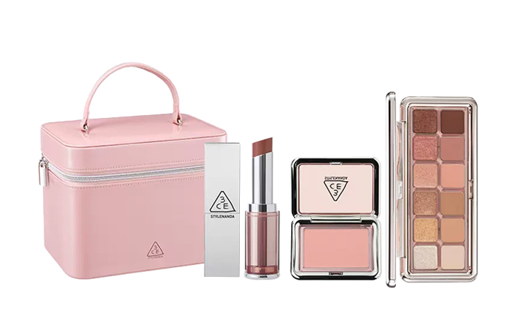 Набор макияжа NewTake Soft Matte Tube с легко растушевывающимися тенями для век, помадой и румянами 3CE
Набор макияжа NewTake Soft Matte Tube с легко растушевывающимися тенями для век, помадой и румянами 3CE