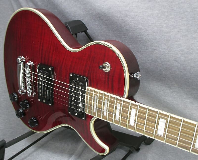 Электрогитара Dean Thoroughbred Deluxe Scary Cherry
Электрогитара Dean Thoroughbred Deluxe Scary Cherry