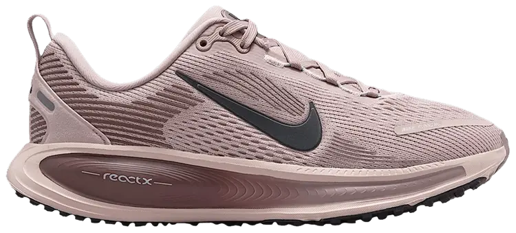 Кроссовки Nike Vomero 18 GS, розовый
Кроссовки Nike Vomero 18 GS, розовый