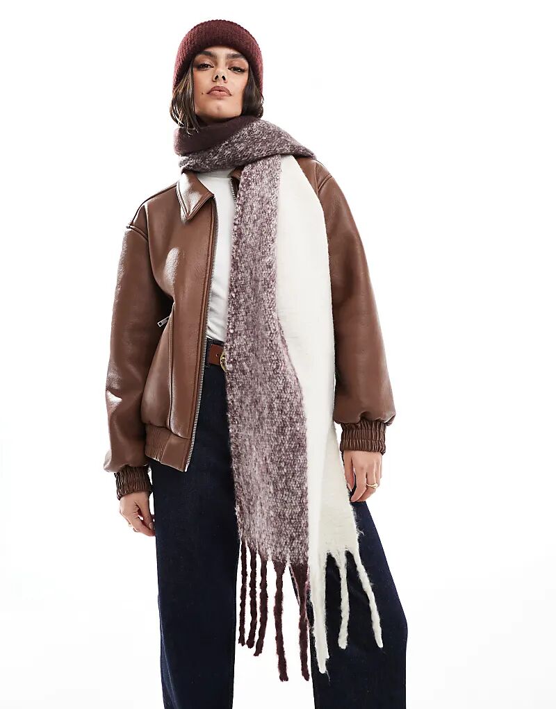 Двухцветный шарф с пушистой бахромой ASOS DESIGN в бордовом и норковом цветах
Двухцветный шарф с пушистой бахромой ASOS DESIGN в бордовом и норковом цветах