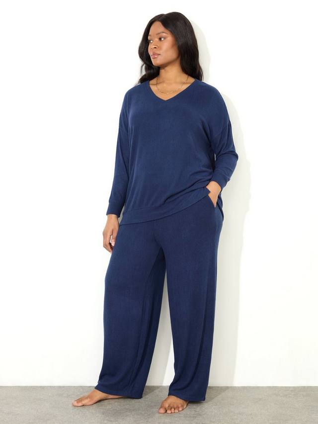 Изогнутые супер мягкие брюки Live Unlimited, синий
Изогнутые супер мягкие брюки Live Unlimited, синий