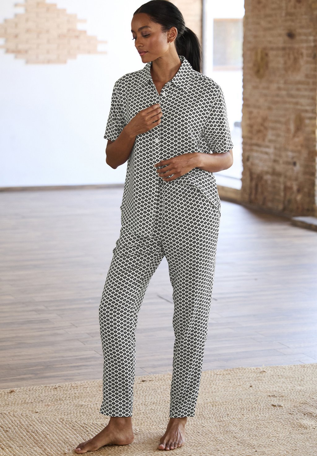 Верх пижамы LASCANA, черный
Верх пижамы LASCANA, черный