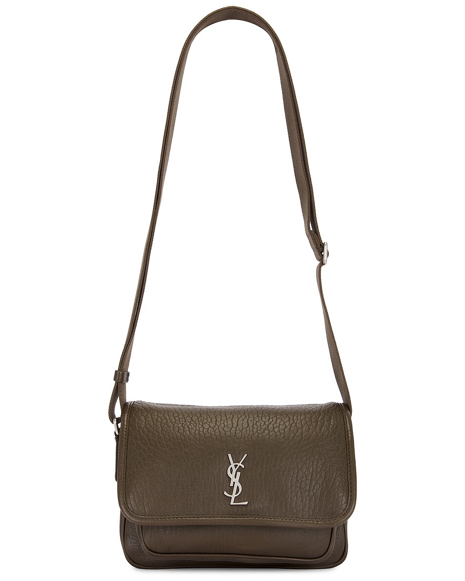 Сумка Niki Small Messenger Saint Laurent, цвет Light Musk
Сумка Niki Small Messenger Saint Laurent, цвет Light Musk