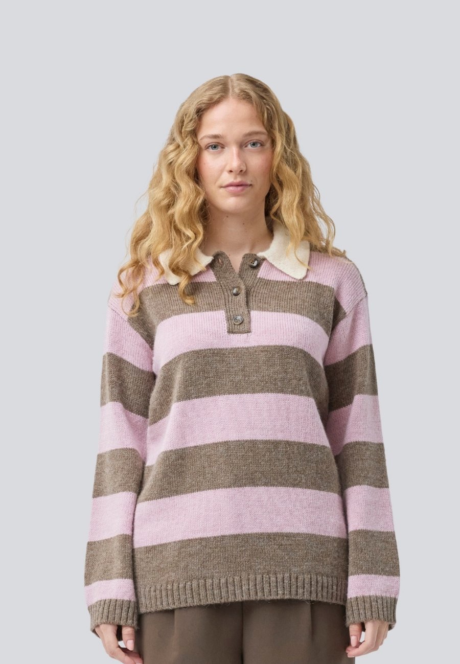 Джемпер Modström PELHAMMD STRIPE POLO, Lilac/Chocolate/Brown
Джемпер Modström PELHAMMD STRIPE POLO, Lilac/Chocolate/Brown