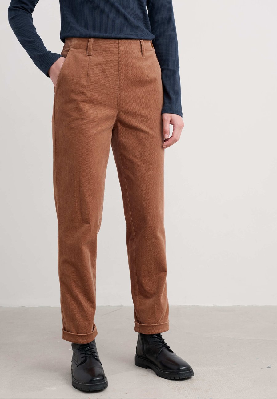 Брюки Seasalt Cornwall CRACKINGTON , Brown Dark Flax/Brown
Брюки Seasalt Cornwall CRACKINGTON , Brown Dark Flax/Brown