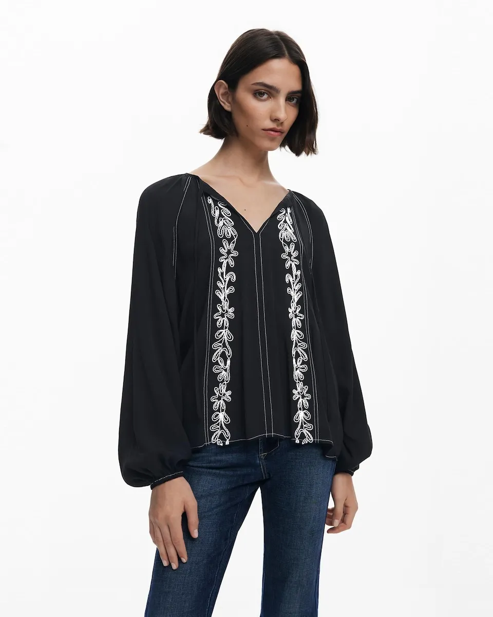 Женская блузка с контрастной вышивкой Desigual, черный
Женская блузка с контрастной вышивкой Desigual, черный