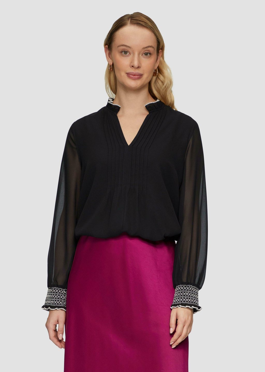 Блуза TUNIKA-AUSSCHNITT s.Oliver BLACK LABEL, черный
Блуза TUNIKA-AUSSCHNITT s.Oliver BLACK LABEL, черный