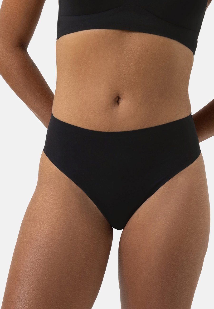 Трусы mey 3ER PACK BETTER INVISIBLES, Schwarz Cream Tan/Mottled Black
Трусы mey 3ER PACK BETTER INVISIBLES, Schwarz Cream Tan/Mottled Black