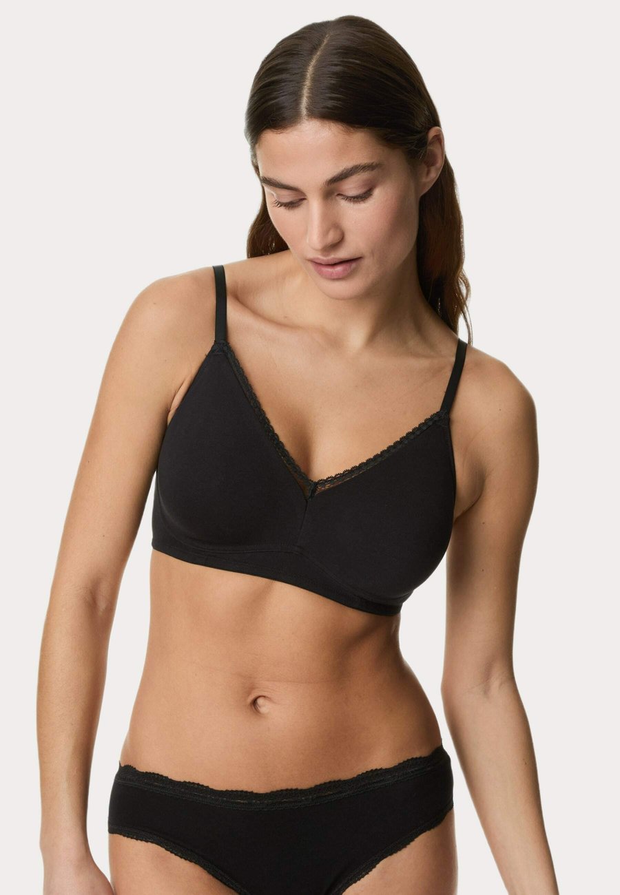 Бюстгальтер Marks & Spencer 3 PACK , Black Mix/Multi-Coloured
Бюстгальтер Marks & Spencer 3 PACK , Black Mix/Multi-Coloured
