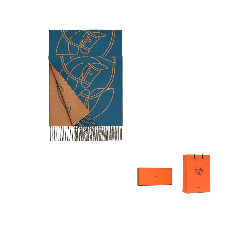 Вязаный шарф унисекс HERMES
Вязаный шарф унисекс HERMES