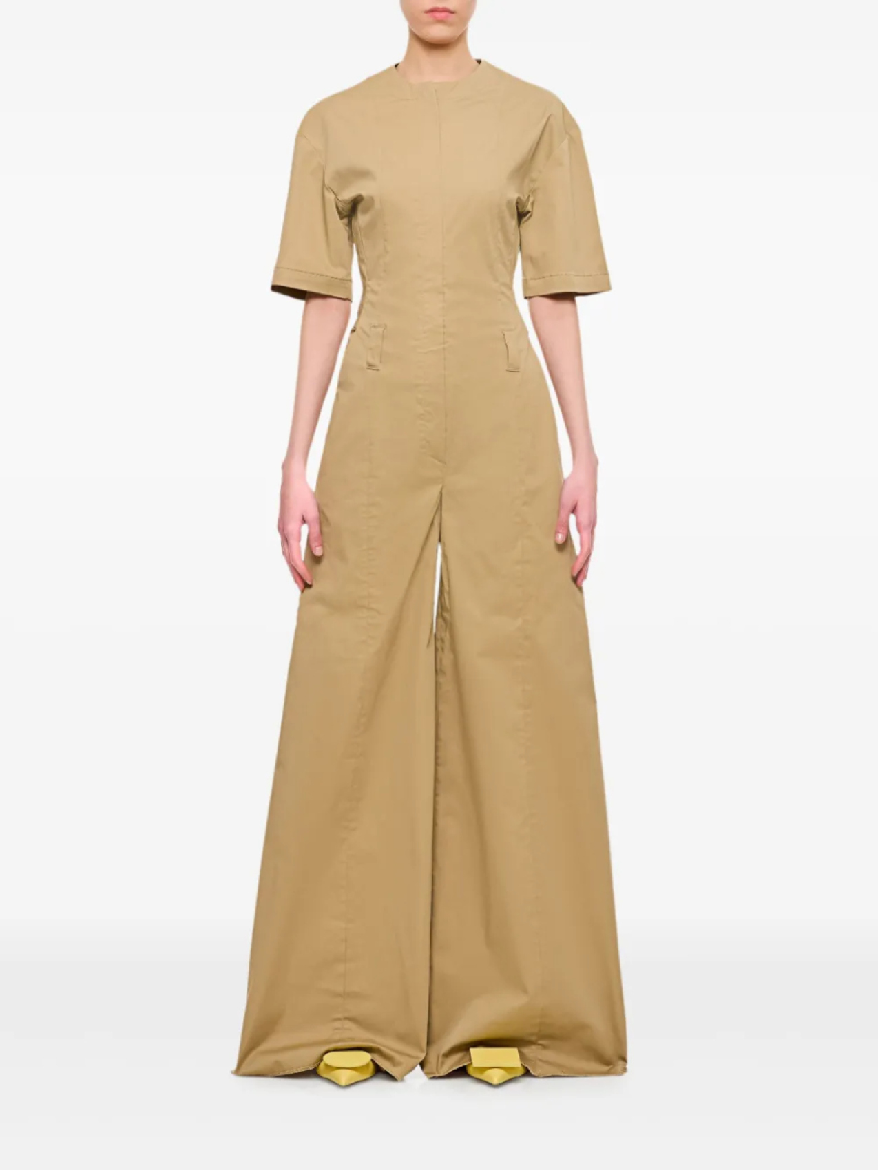 Комбинезон с широкими штанинами и короткими рукавами THELATEST, нейтральный
Комбинезон с широкими штанинами и короткими рукавами THELATEST, нейтральный