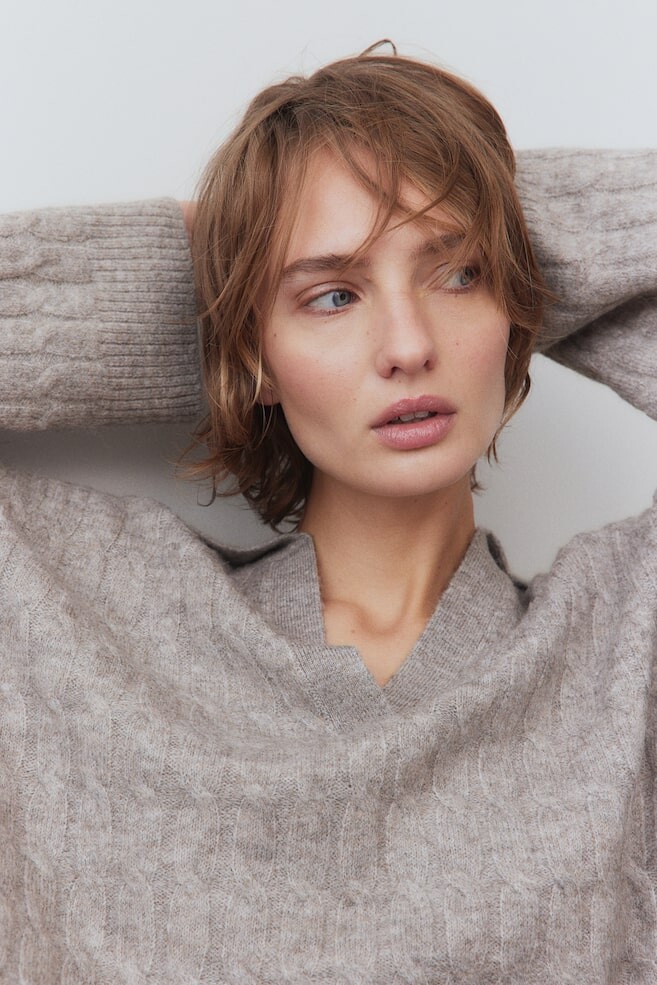 Свитер косой вязки H&M, серый
Свитер косой вязки H&M, серый