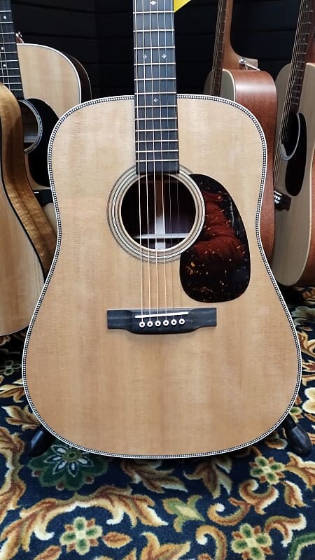 Акустическая гитара Martin D-28 Modern Deluxe Sitka Spruce / Rosewood Dreadnought 2019 - Present - Natural
Акустическая гитара Martin D-28 Modern Deluxe Sitka Spruce / Rosewood Dreadnought 2019 - Present - Natural