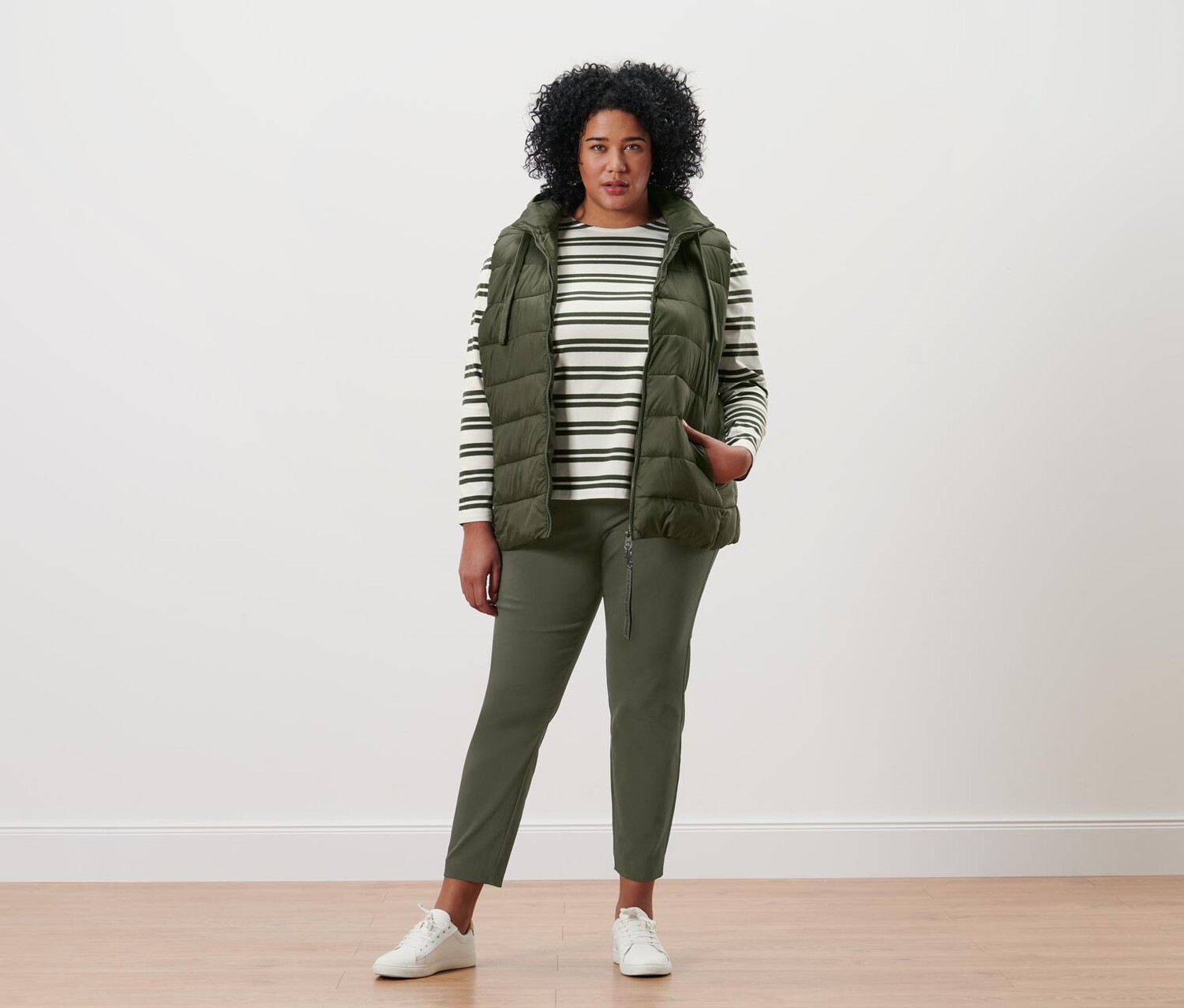 Эластичные брюки Tchibo, оливково-зеленый
Эластичные брюки Tchibo, оливково-зеленый