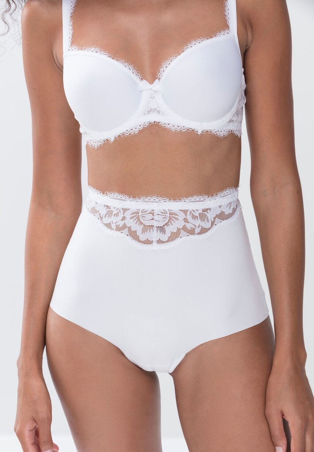 Корректирующее белье HIGH WAIST mey, белый
Корректирующее белье HIGH WAIST mey, белый