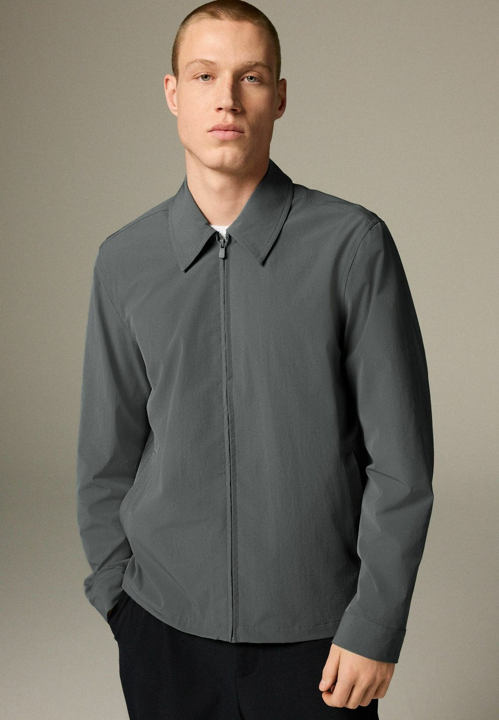 Легкая куртка REGULAR FIT STRETCH TECHNICAL Next, синий
Легкая куртка REGULAR FIT STRETCH TECHNICAL Next, синий