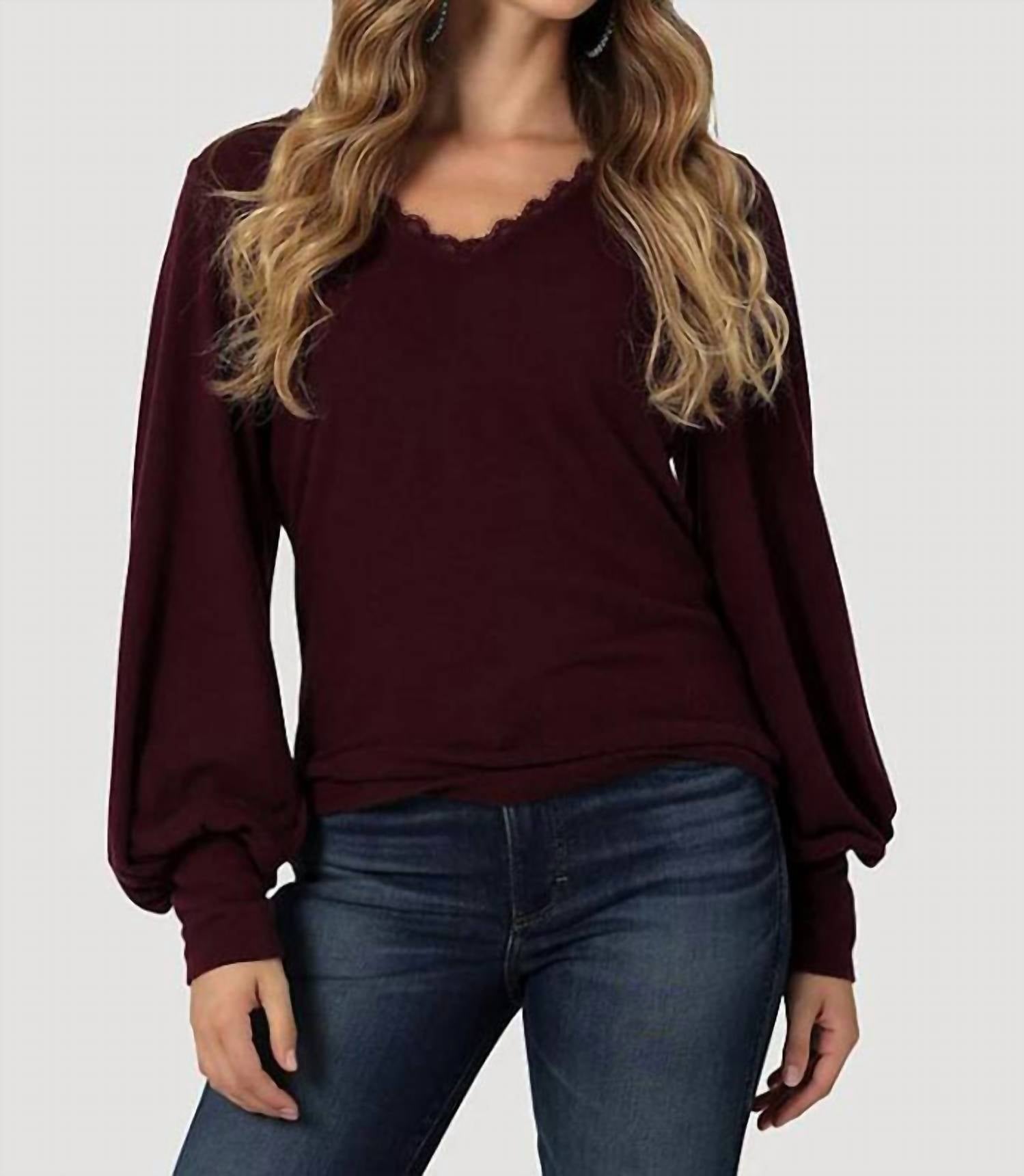 Фиолетовый топ с ретро-рукавами-фонариками Wrangler
Фиолетовый топ с ретро-рукавами-фонариками Wrangler