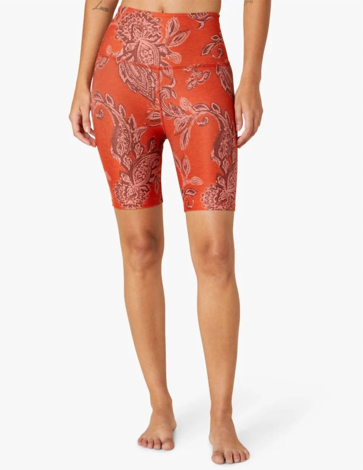 Шорты женские BEYOND YOGA, цвет chai paprika psly
Шорты женские BEYOND YOGA, цвет chai paprika psly