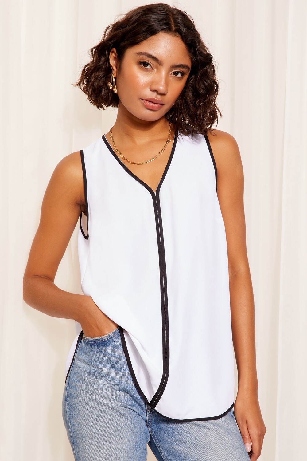 Легкая тканая туника без рукавов с краями Friends Like These, белый
Легкая тканая туника без рукавов с краями Friends Like These, белый