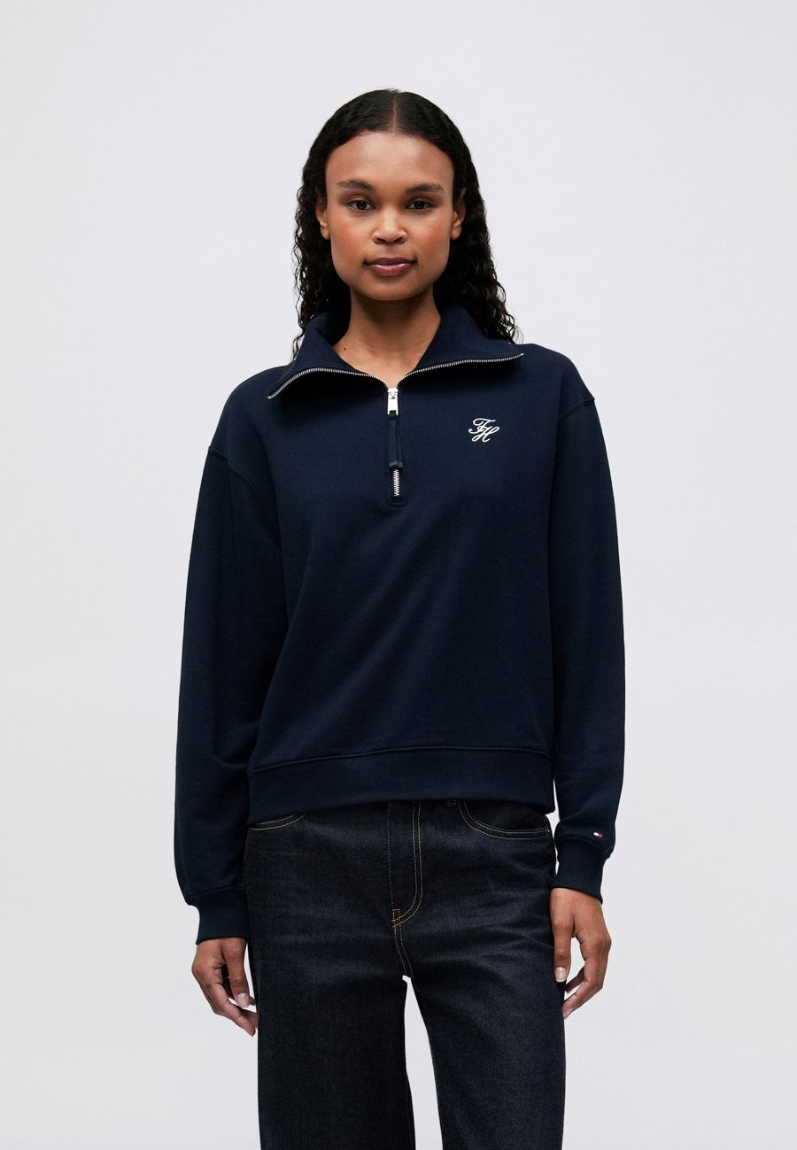 Толстовка Tommy Hilfiger SCRIPT HALF ZIP , Dark Night Navy/Dark Blue
Толстовка Tommy Hilfiger SCRIPT HALF ZIP , Dark Night Navy/Dark Blue