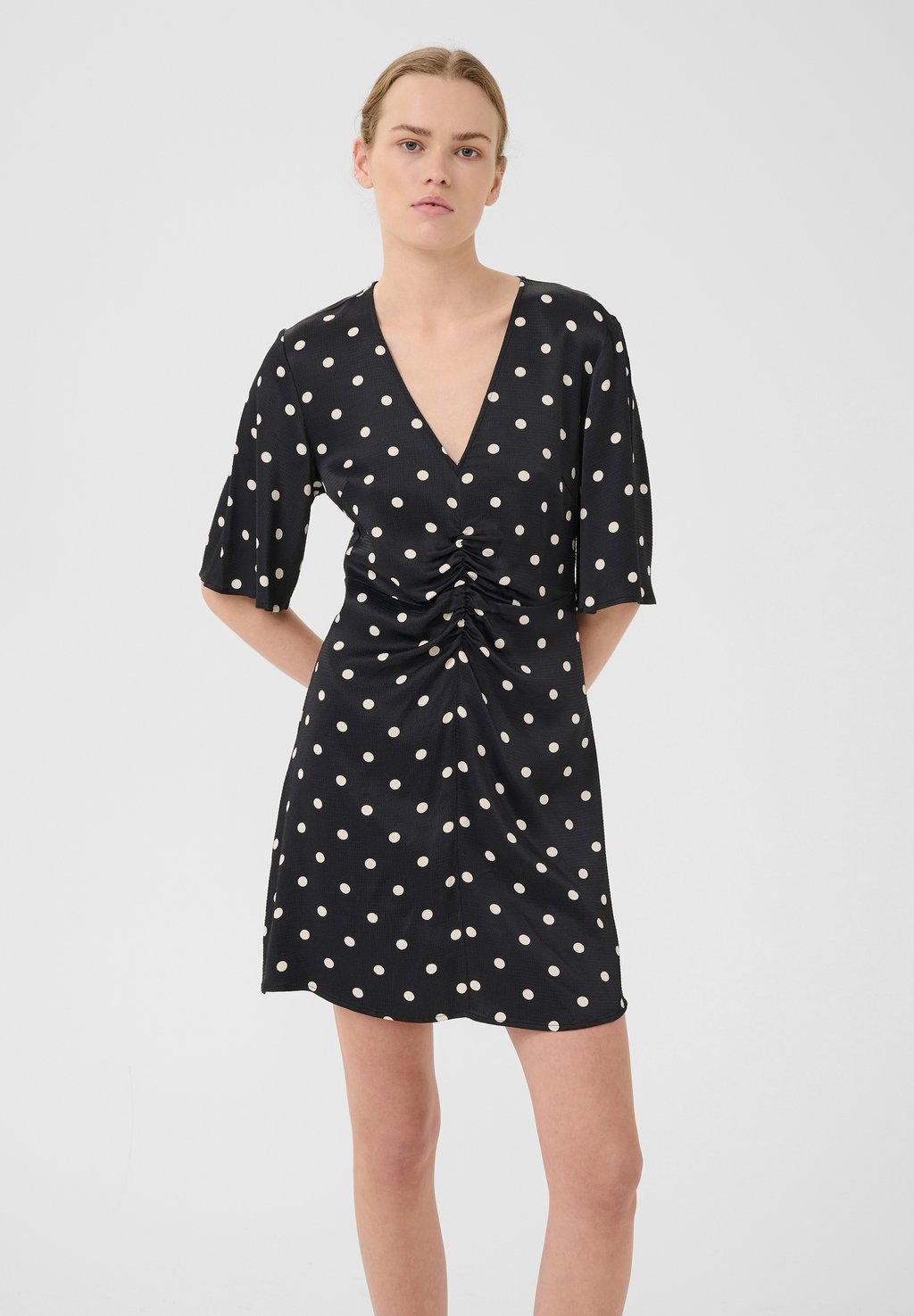 Повседневное платье Gestuz, черный
Повседневное платье Gestuz, черный