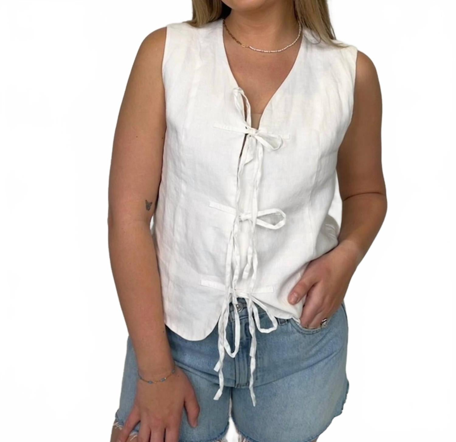 Жилет Рэйчел в белом цвете MELISSA NEPTON
Жилет Рэйчел в белом цвете MELISSA NEPTON