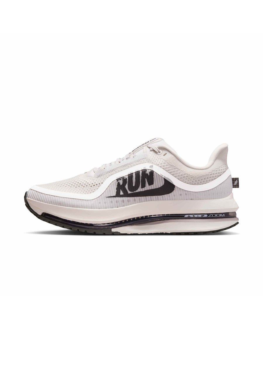 Кроссовки Nike Performance PEGASUS PREMIUM RUN, Platinum Tint/Black/Sail/College Grey/Summit White/Sequoia/Grey
Кроссовки Nike Performance PEGASUS PREMIUM RUN, Platinum Tint/Black/Sail/College Grey/Summit White/Sequoia/Grey