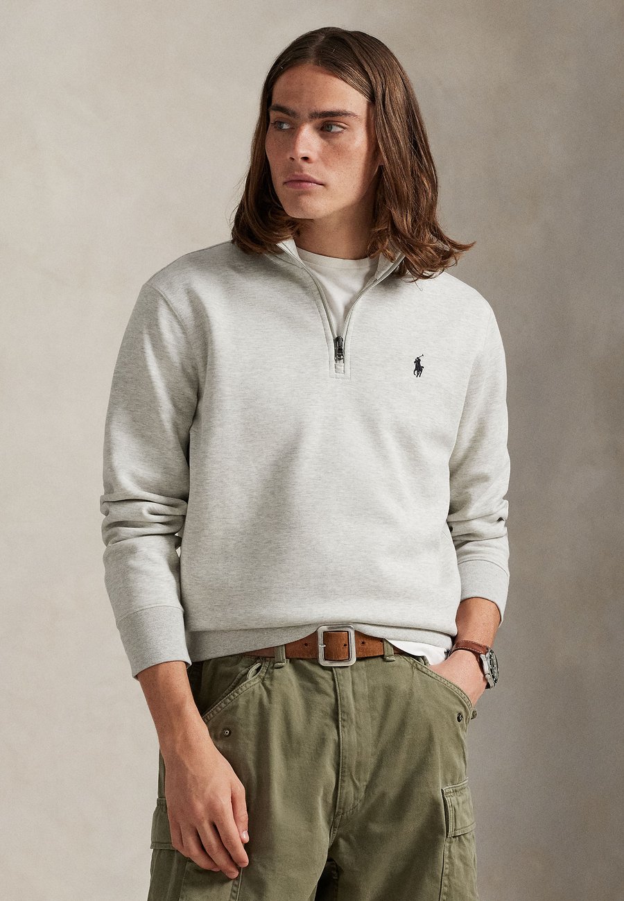 Толстовка Polo Ralph Lauren DOUBLE-KNIT QUARTER-ZIP PULLOVER, Light Sport Heather/Light Grey
Толстовка Polo Ralph Lauren DOUBLE-KNIT QUARTER-ZIP PULLOVER, Light Sport Heather/Light Grey