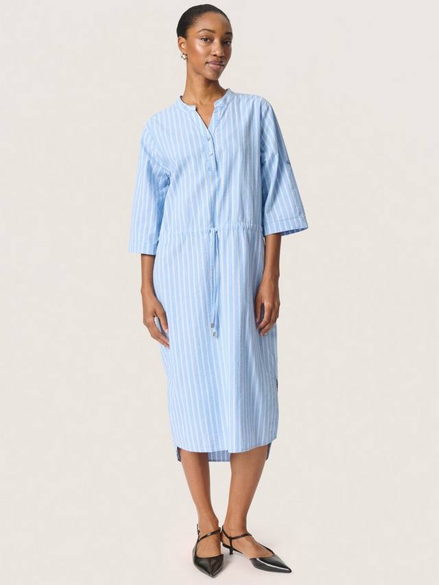 Платье-рубашка Anvitte Zaya миди из хлопка в полоску Soaked In Luxury, Vista Blue/White
Платье-рубашка Anvitte Zaya миди из хлопка в полоску Soaked In Luxury, Vista Blue/White