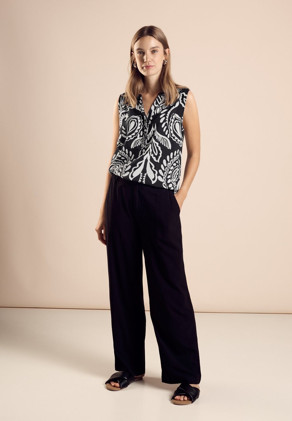 Топ ÄRMELLOSE Street One, черный
Топ ÄRMELLOSE Street One, черный