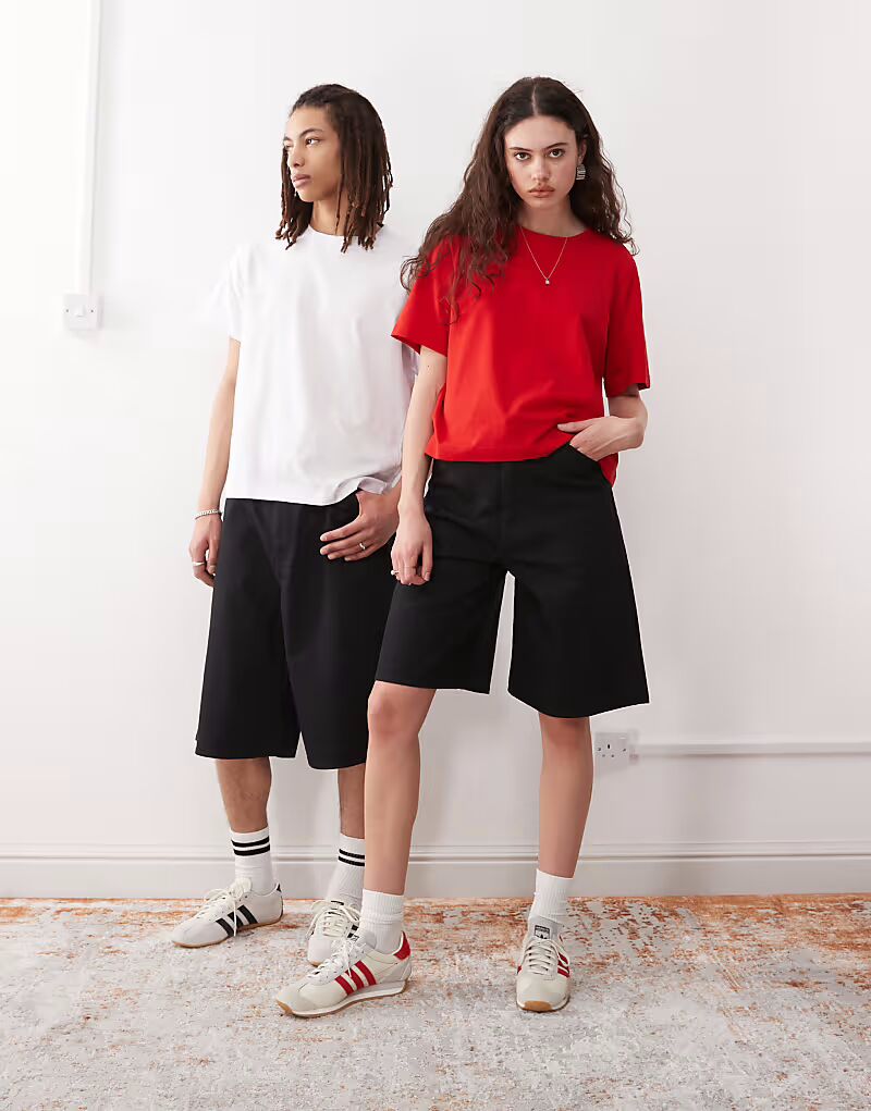 Удлиненные шорты Weekday Astro унисекс из льняной смеси черного цвета
Удлиненные шорты Weekday Astro унисекс из льняной смеси черного цвета