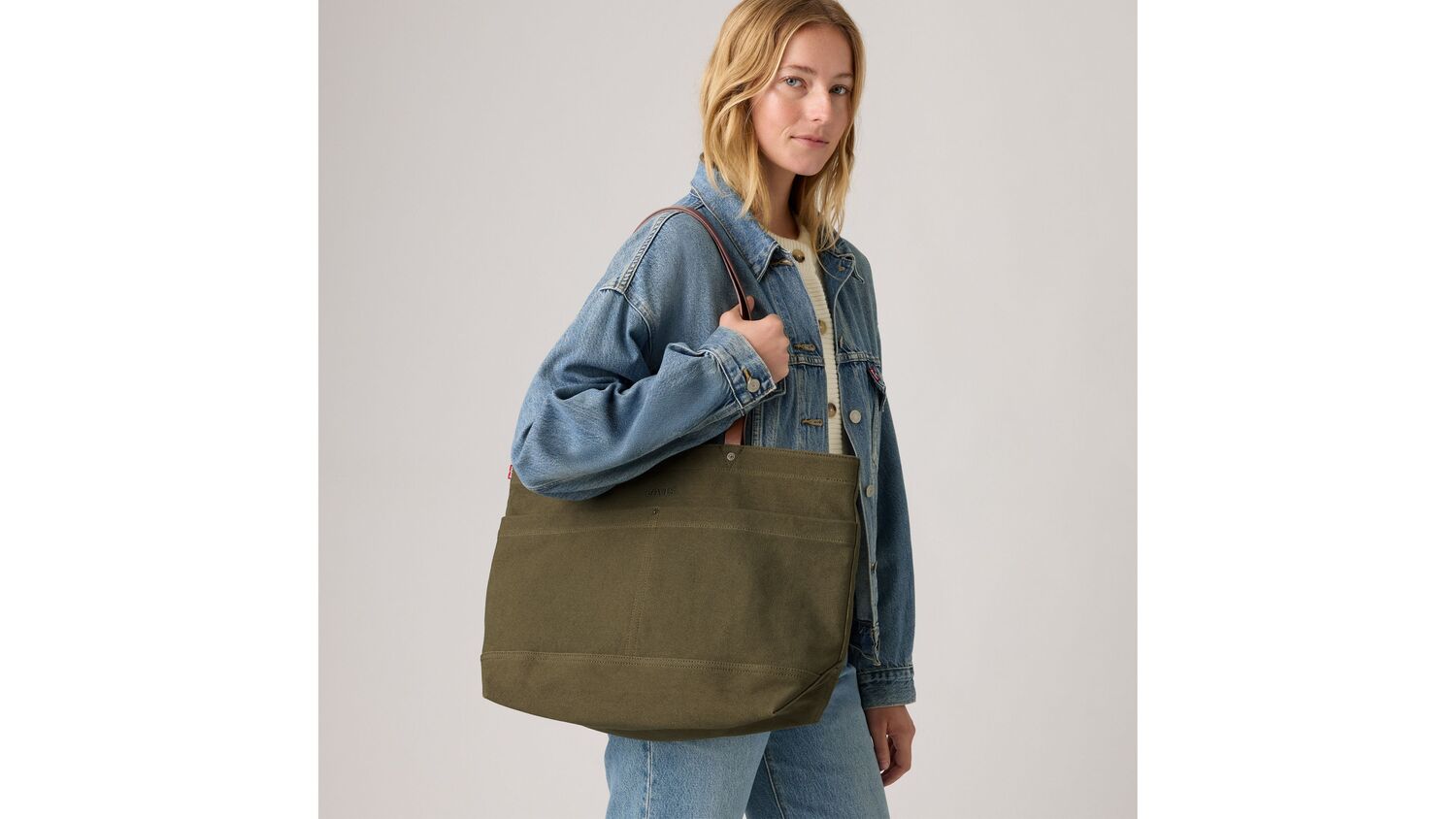 Сумка-тоут Heritage Levi's, Duffle Bag - Green
Сумка-тоут Heritage Levi's, Duffle Bag - Green