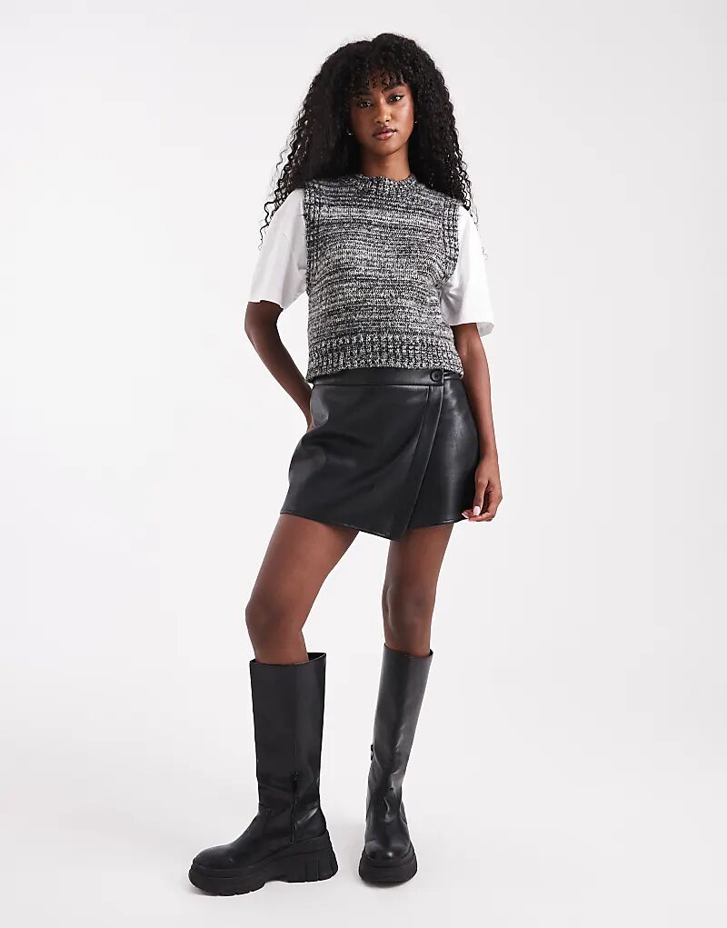 Юбка-шорты из искусственной кожи с пуговицами ASOS DESIGN, черный цвет
Юбка-шорты из искусственной кожи с пуговицами ASOS DESIGN, черный цвет