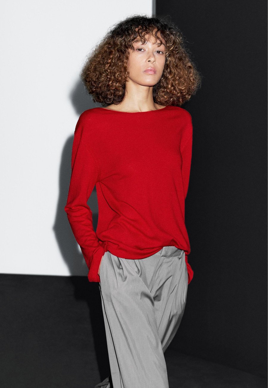 Джемпер Massimo Dutti BOAT NECK LONG SLEEVE, Red
Джемпер Massimo Dutti BOAT NECK LONG SLEEVE, Red