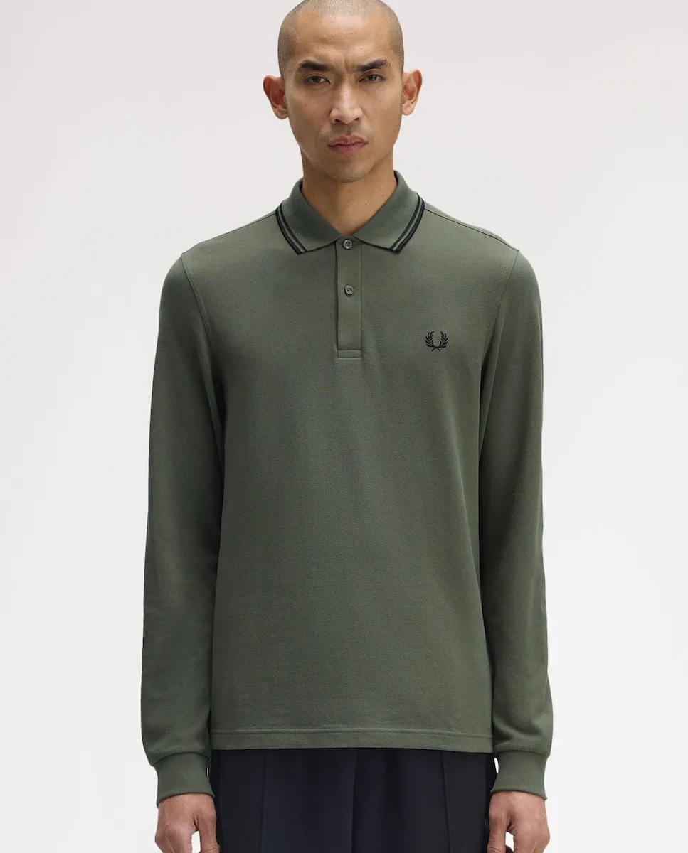 Мужская рубашка поло из хлопкового пике с длинными рукавами Fred Perry, оливковый зеленый
Мужская рубашка поло из хлопкового пике с длинными рукавами Fred Perry, оливковый зеленый