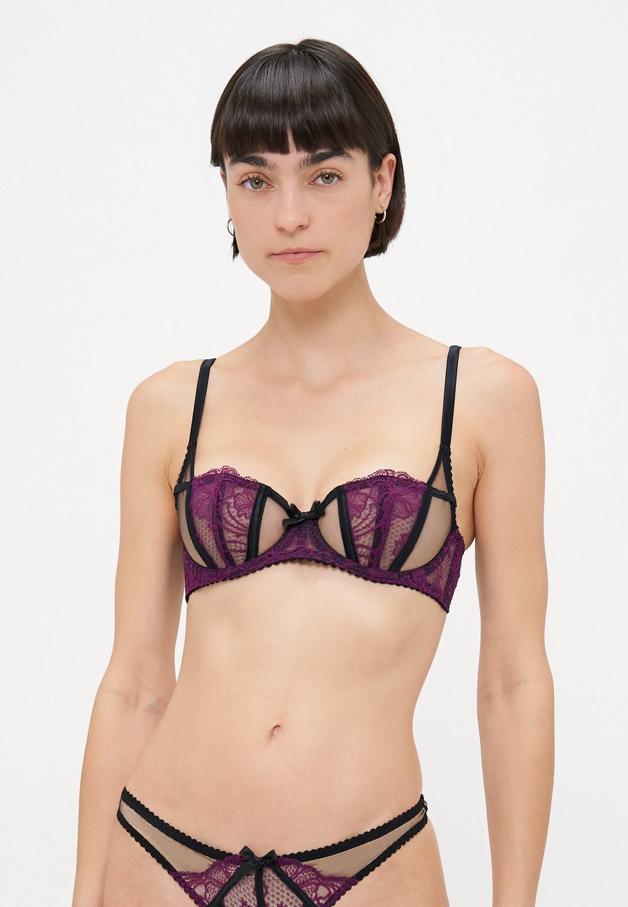 Бюстгальтер Agent Provocateur ROZLYN BRA, Black/Plum/Black
Бюстгальтер Agent Provocateur ROZLYN BRA, Black/Plum/Black