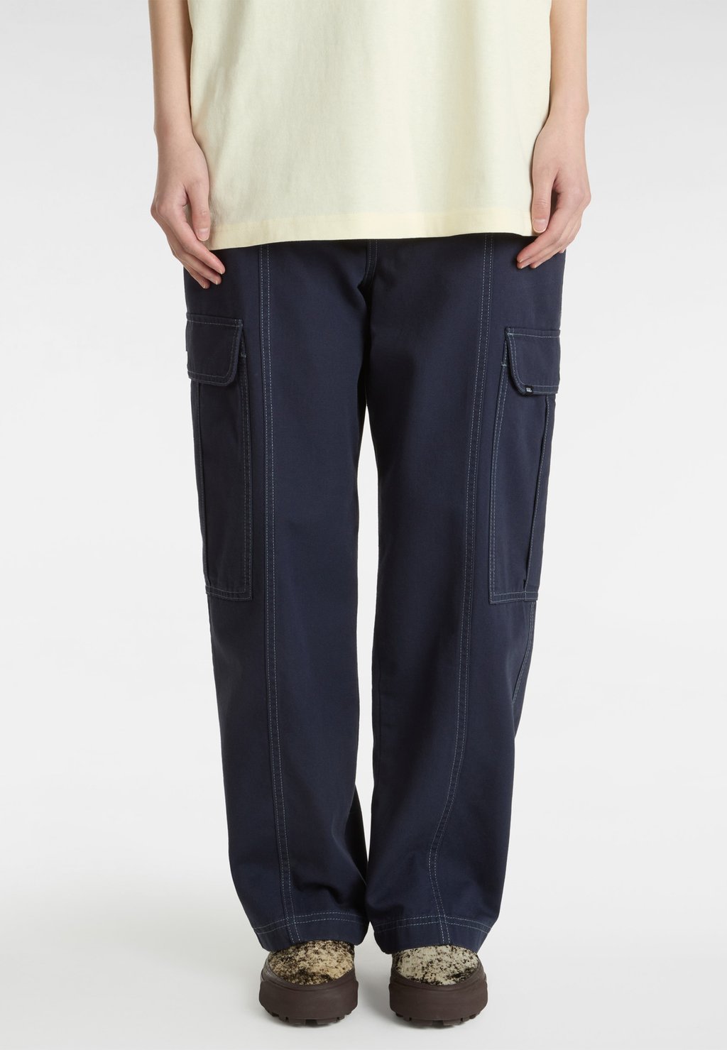 Брюки карго 6OZ CANVAS SIDEWALK Vans, черный
Брюки карго 6OZ CANVAS SIDEWALK Vans, черный