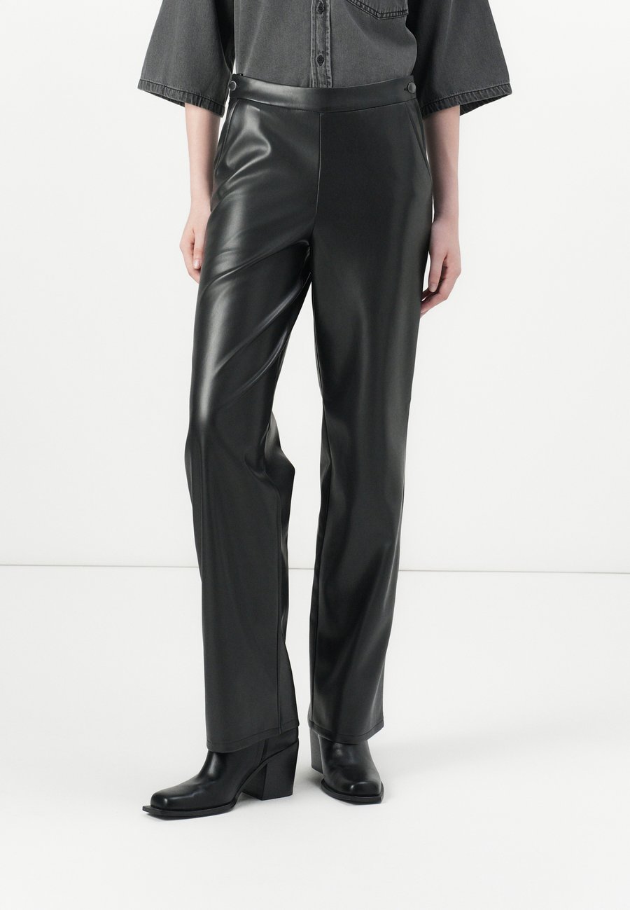 Брюки ONLY ONLSMOOTH PANT, Black
Брюки ONLY ONLSMOOTH PANT, Black