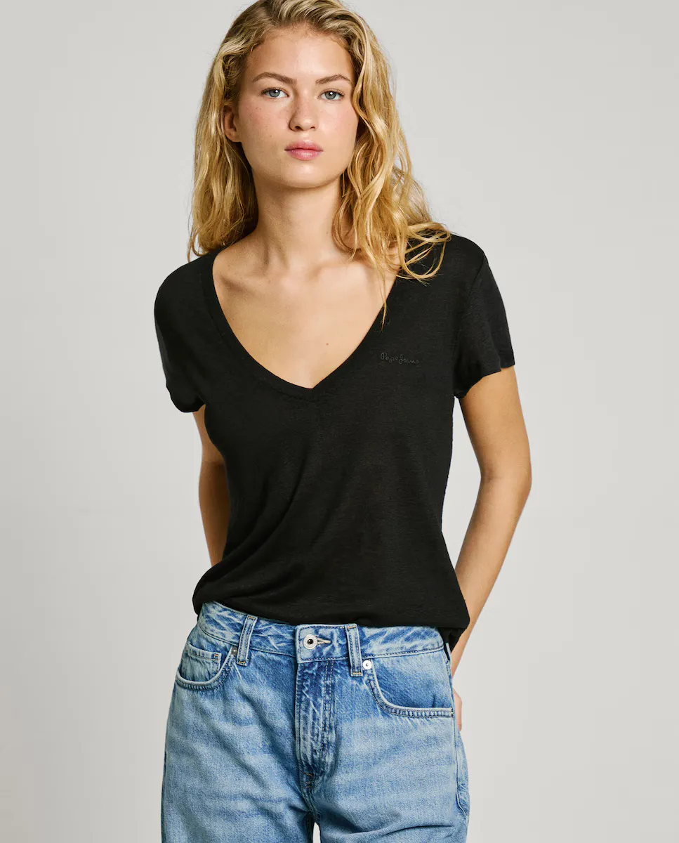 Женская футболка с V-образным вырезом и вышитым логотипом Pepe Jeans, черный
Женская футболка с V-образным вырезом и вышитым логотипом Pepe Jeans, черный