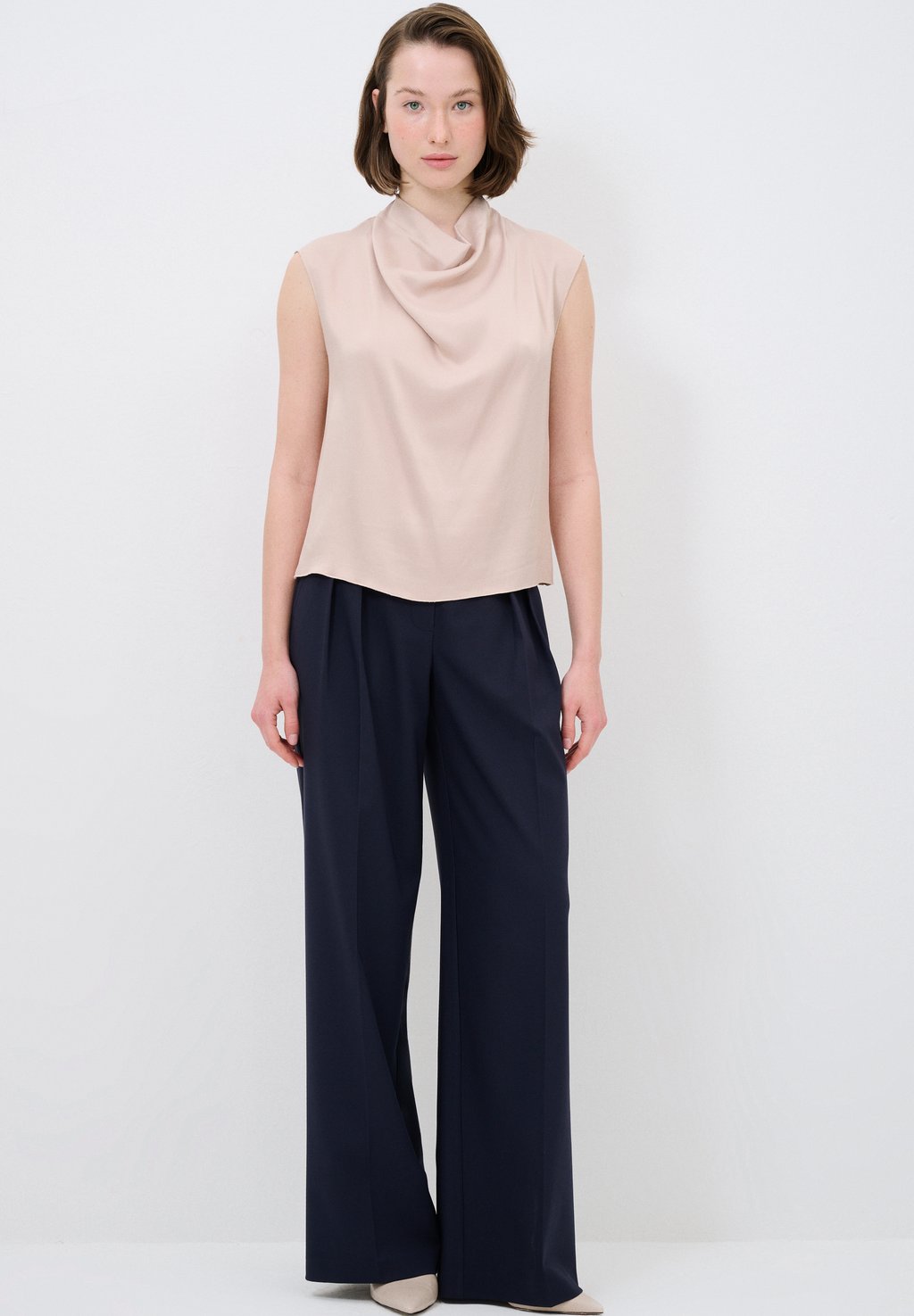 Блуза SLEVELESS adL, бежевый
Блуза SLEVELESS adL, бежевый