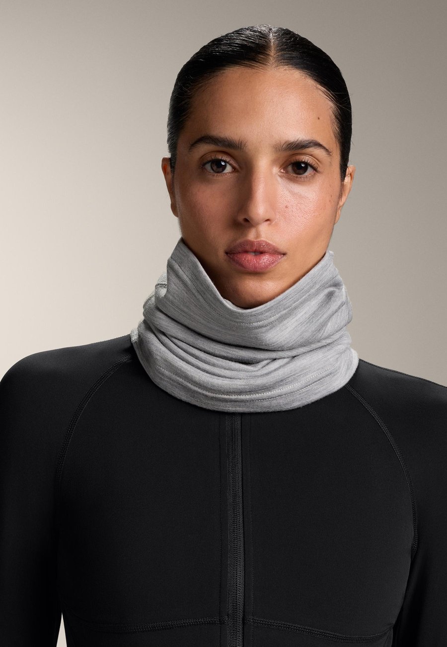 Шарф OYSHO NECK WARMER, Grey
Шарф OYSHO NECK WARMER, Grey