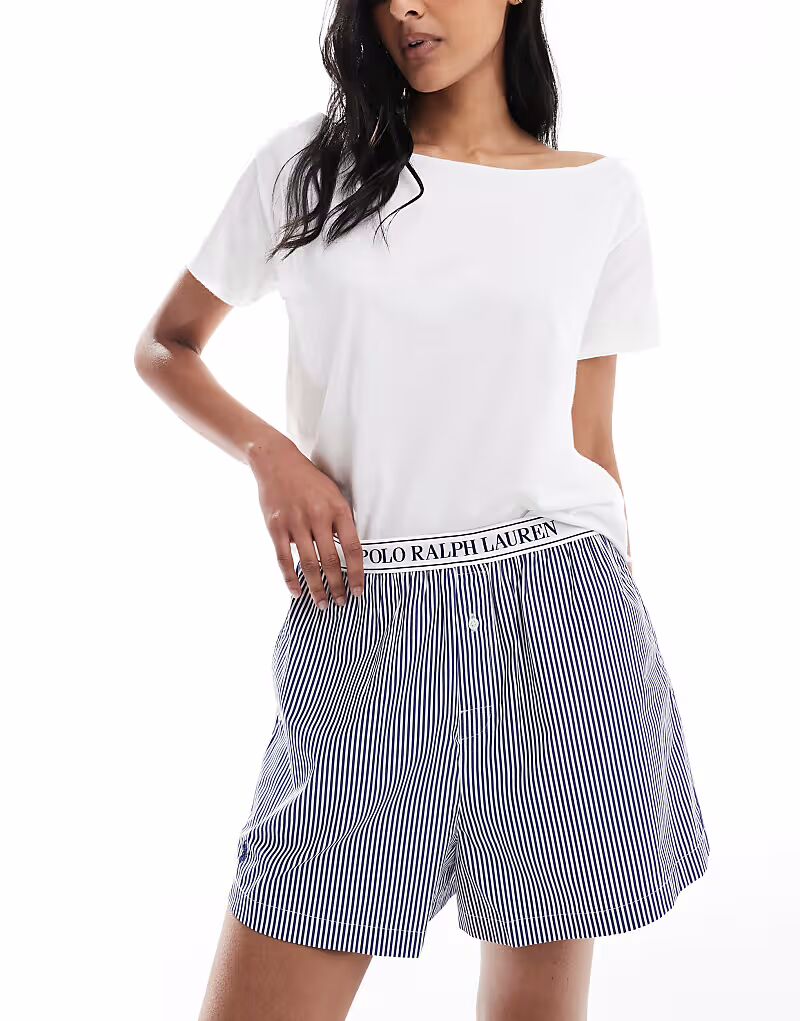 Полосатые шорты-боксеры Polo Ralph Lauren темно-синего цвета с логотипом на поясе
Полосатые шорты-боксеры Polo Ralph Lauren темно-синего цвета с логотипом на поясе