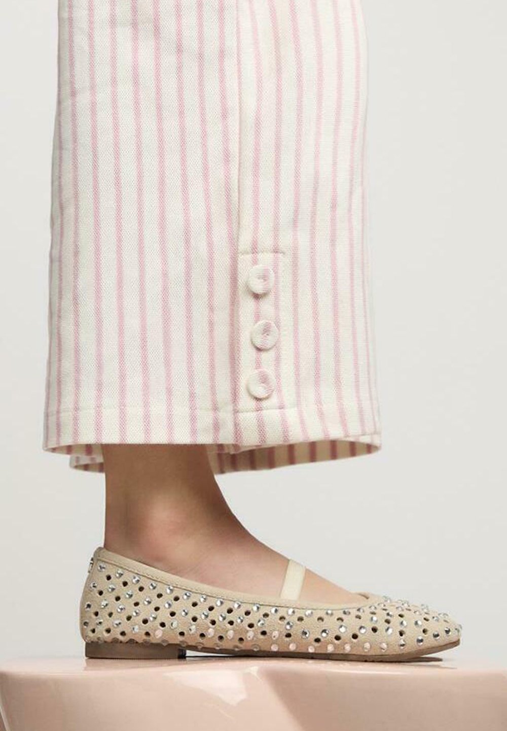 Балетки с ремешком MARY-JANE DEDHAM Gioseppo, бежевый
Балетки с ремешком MARY-JANE DEDHAM Gioseppo, бежевый