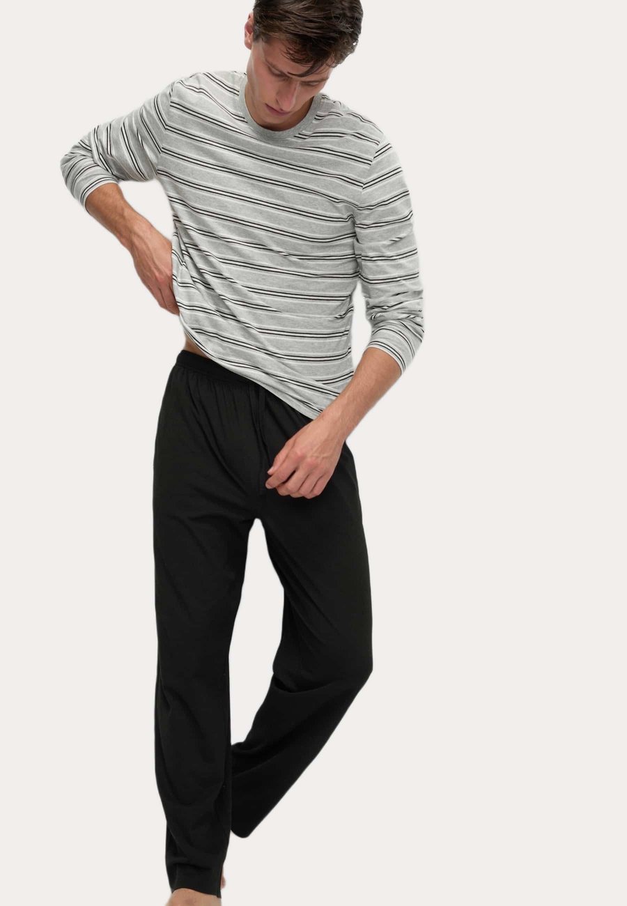 Пижамный комплект Marks & Spencer STRIPED SET, Grey Mix/Mottled Grey
Пижамный комплект Marks & Spencer STRIPED SET, Grey Mix/Mottled Grey